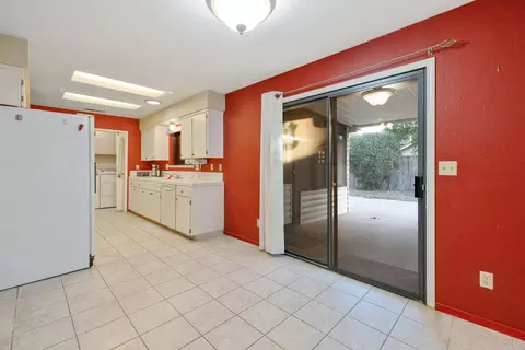 2574 Portals Ave, Clovis, CA 93611 photo 12