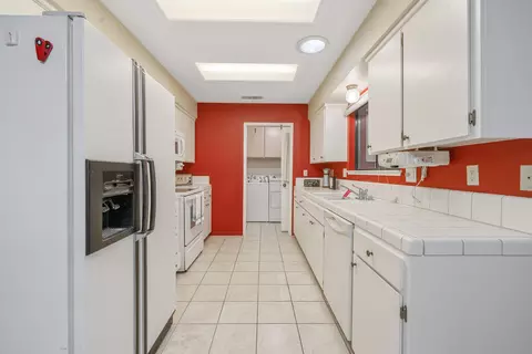 2574 Portals Ave, Clovis, CA 93611 photo 15