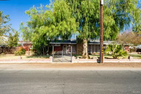 14214 Locust St, Armona, CA 93202