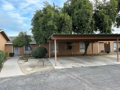 346 N Crenshaw St, Visalia, CA 93291