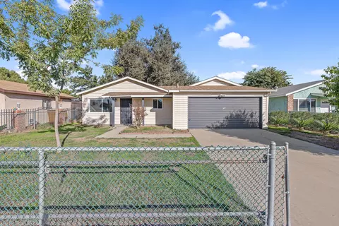 726 S C St, Tulare, CA 93274