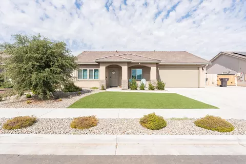 2456 E Solano Ave, Tulare, CA 93274