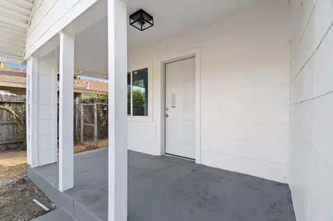 210 N B St, Exeter, CA 93221 photo 3