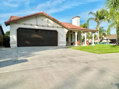 458 Boxwood Ave, Tulare, CA 93274