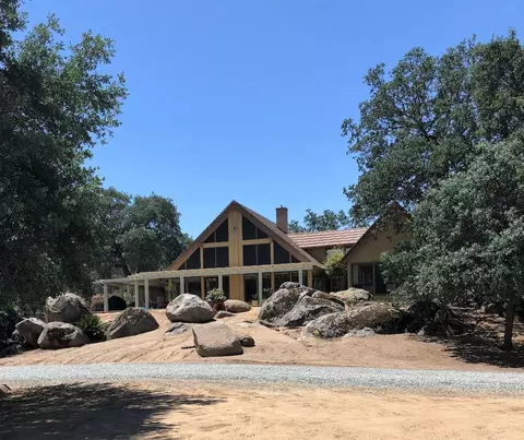 16070 Cattle Dr, Springville, CA 93265