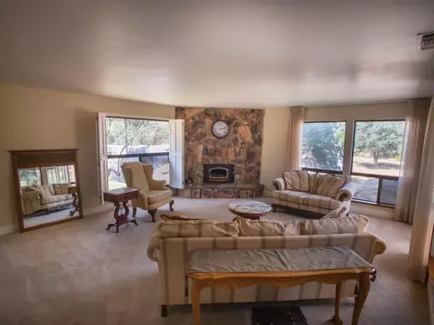 16070 Cattle Dr, Springville, CA 93265 photo 5