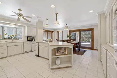 Kitchen - 676 Sol Rd, Visalia, CA 93292 photo 1 of 6