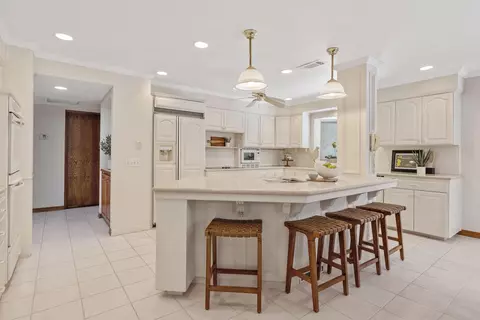 Kitchen - 676 Sol Rd, Visalia, CA 93292 photo 3 of 6