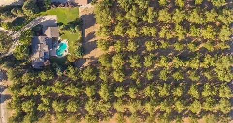 View/Area - 676 Sol Rd, Visalia, CA 93292 photo 1 of 4