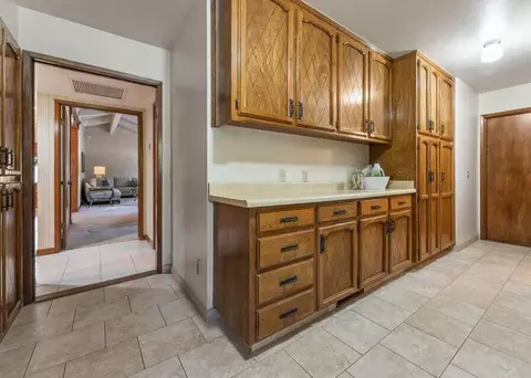Entry Way - 676 Sol Rd, Visalia, CA 93292 photo 8 of 9