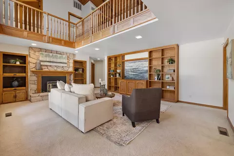 Living - 676 Sol Rd, Visalia, CA 93292 photo 7 of 15