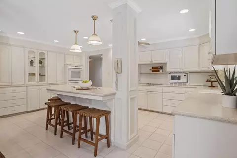 Kitchen - 676 Sol Rd, Visalia, CA 93292 photo 5 of 6