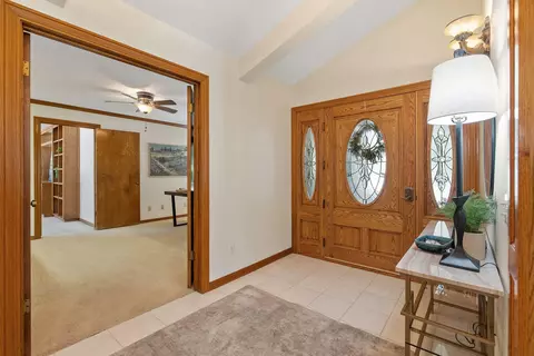 Entry Way - 676 Sol Rd, Visalia, CA 93292 photo 4 of 9