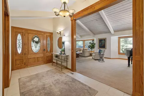 Entry Way - 676 Sol Rd, Visalia, CA 93292 photo 3 of 9