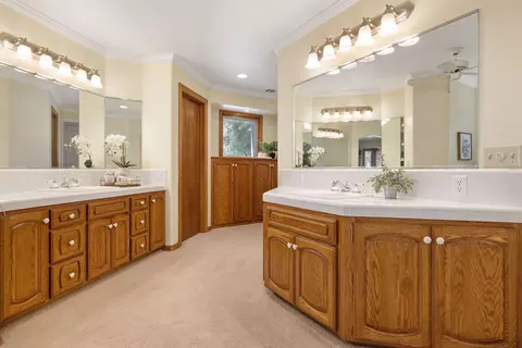 Bath - 676 Sol Rd, Visalia, CA 93292 photo 3 of 6