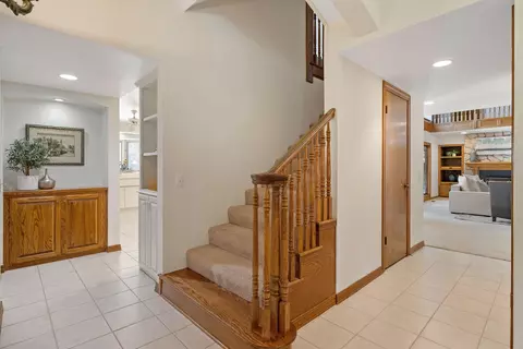 Entry Way - 676 Sol Rd, Visalia, CA 93292 photo 5 of 9