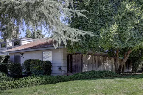 1930 E Vassar, Visalia, CA 93292 photo 3