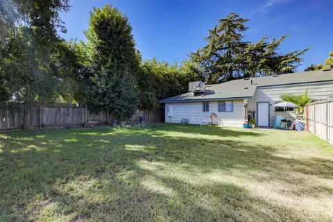 1930 E Vassar, Visalia, CA 93292 photo 13