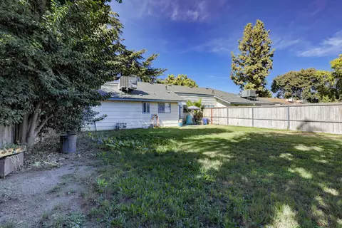 1930 E Vassar, Visalia, CA 93292 photo 14