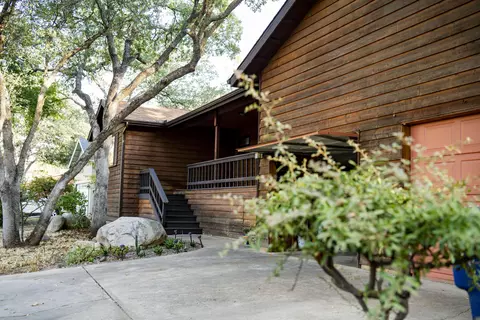 41011 Meadow Dr, Three Rivers, CA 93271 photo 2