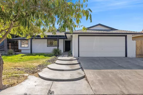 1353 Dove St, Los Banos, CA 93635