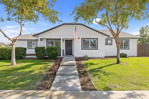 31130 Birchwood St, Visalia, CA 93291