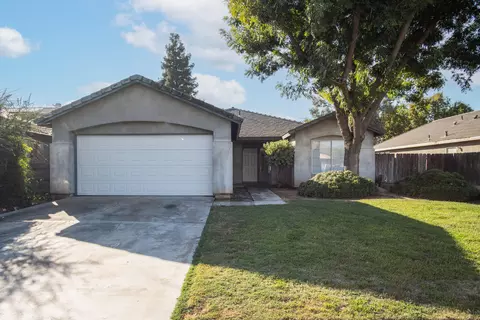 935 N Cottage St, Porterville, CA 93257