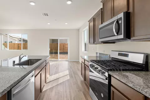 3331 E Beech Ave, Visalia, CA 93292 photo 18