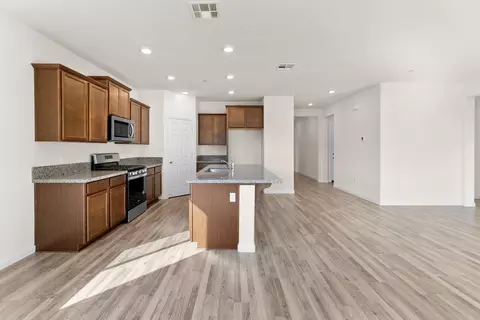 3331 E Beech Ave, Visalia, CA 93292 photo 17