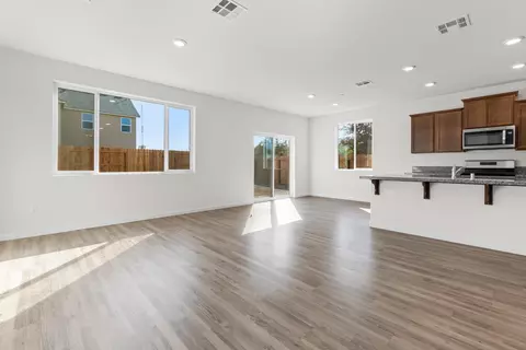 3331 E Beech Ave, Visalia, CA 93292 photo 13