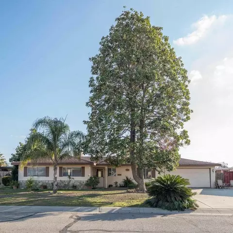 4215 W Ashland Ave, Visalia, CA 93277