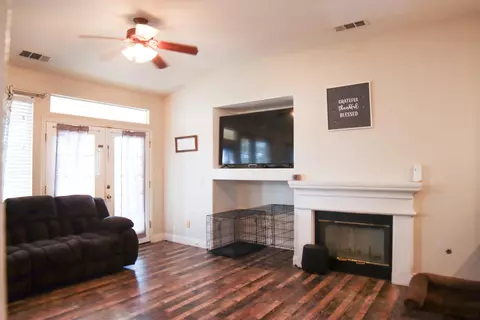 1775 Castle Way, Lemoore, CA 93245 photo 7