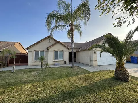 1775 Castle Way, Lemoore, CA 93245 photo 2