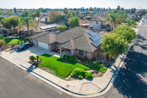 505 E Redwood St, Hanford, CA 93230