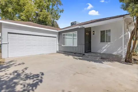 2528 S Locust St, Visalia, CA 93277
