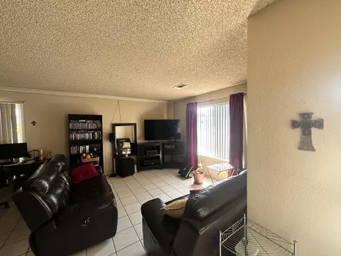 2428 5th St, Sanger, CA 93657 photo 5