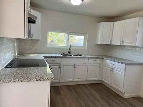 146 S E St, Tulare, CA 93274 photo 4
