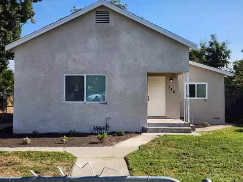 146 S E St, Tulare, CA 93274 photo 2