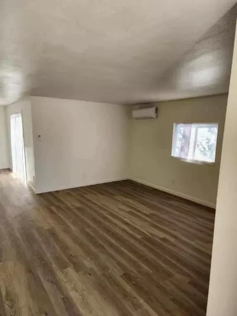 146 S E St, Tulare, CA 93274 photo 7