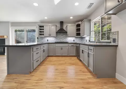 3515 W Iris Ave, Visalia, CA 93277 photo 14