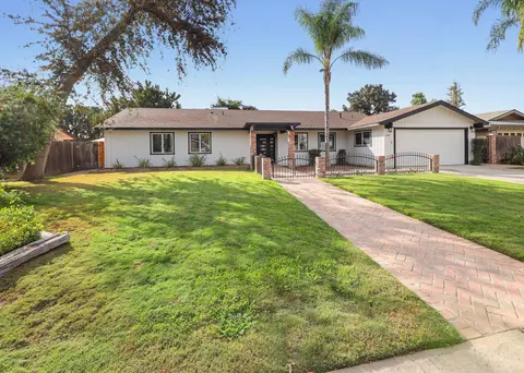 3515 W Iris Ave, Visalia, CA 93277 photo 4