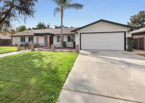 3515 W Iris Ave, Visalia, CA 93277 photo 2