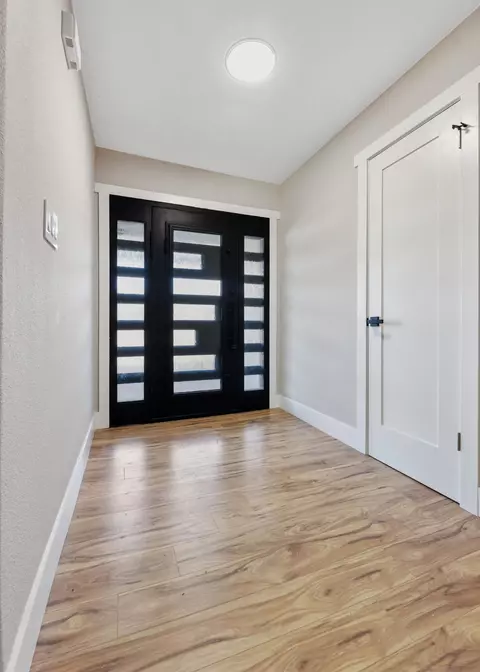 3515 W Iris Ave, Visalia, CA 93277 photo 7