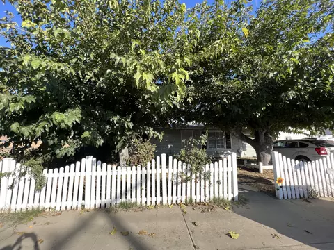 164 N Waukesha St, Porterville, CA 93257