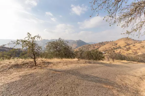 42377 Corral Dr, Three Rivers, CA 93271 photo 5