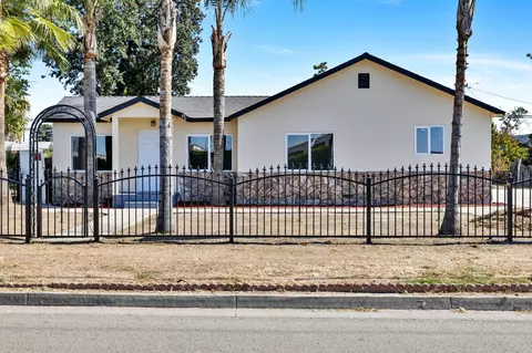 236 N West St, Tulare, CA 93274