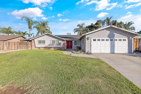 1524 W Whitendale Ave, Visalia, CA 93277