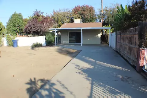 1362 E La Mesa Dr, Tulare, CA 93274 photo 3
