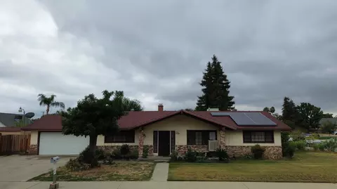 1431 W Union Ave, Porterville, CA 93257