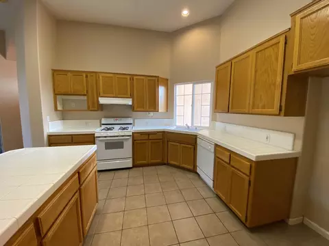 1646 E Victor Ave, Visalia, CA 93292 photo 10